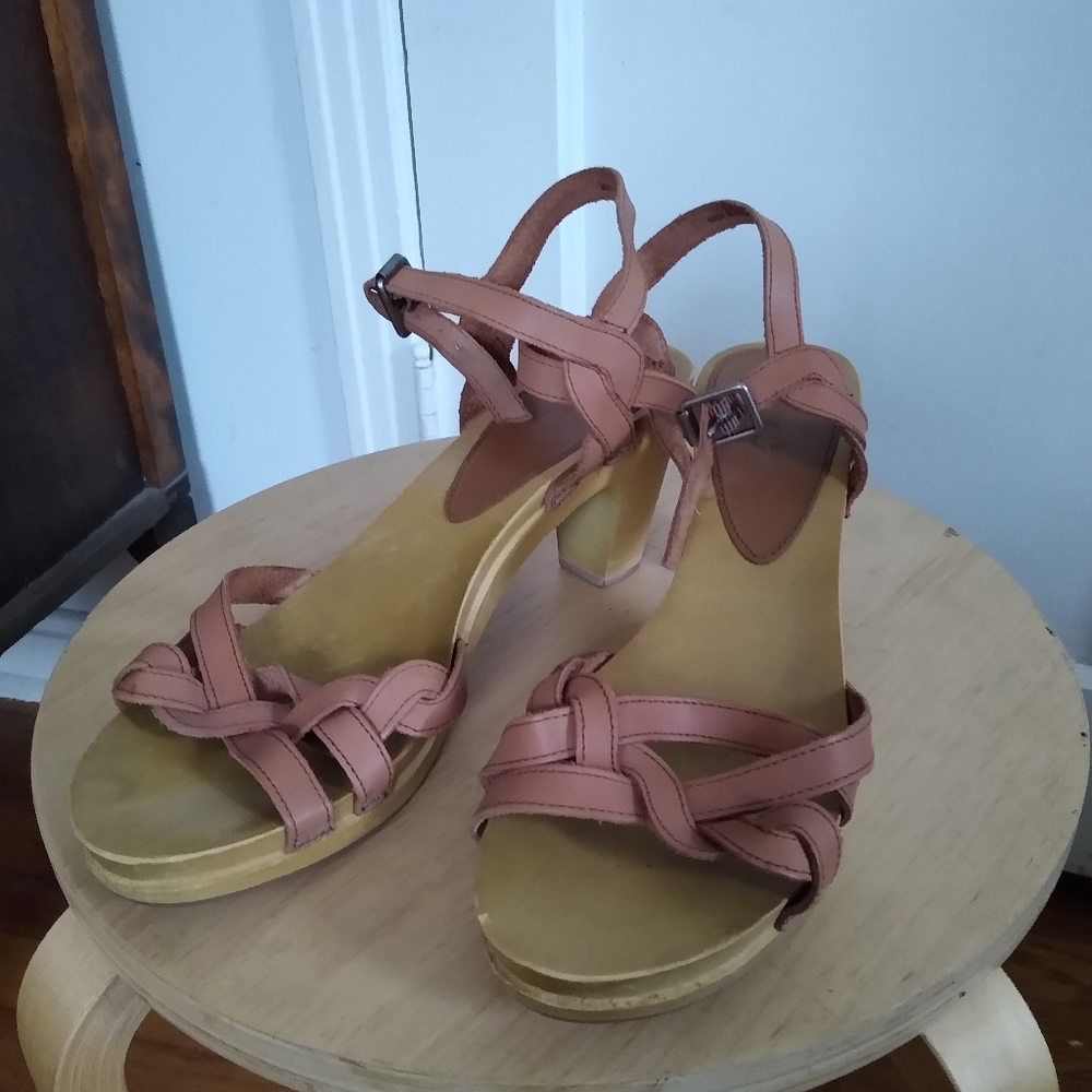 American Eagle braided strappy wood heel sandals